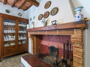 Holz, Regal, Cabinetry, Wohnzimmer, Interior Design, Fussboden, Regale, Gebäude, Flooring, Holzbeize