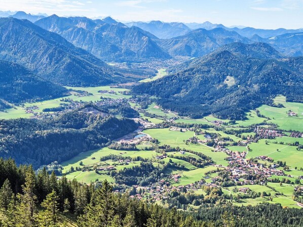 Berg, Bergforms, Hügel, Gebirge, Natürliche Landschaft, Hochland, Landschaft, Grat, Bergstation, Senke