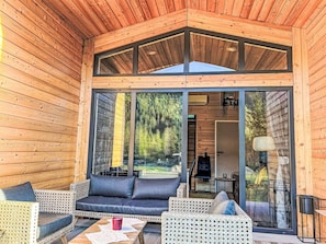 Eigentum, Holz, Schatten, Couch, Interior Design, Fussboden, Strahl, Flooring, Veranda, Studio Couch