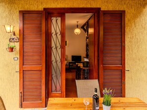 Bâtiment, Fenêtre, Plante, Porte, Bois, Orange, Maison, Ombre, Accueil Porte