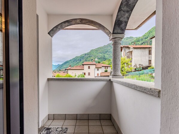 Propriété, Bâtiment, Fenêtre, Ciel, Ombre, Architecture, Design Intérieur, Rectangle, Teintes Et Ombres