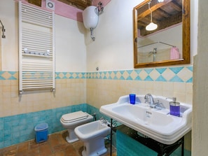 Spiegel, Zapfhahn, Sinken, Armatur, Eigentum, Bad Sink, Badezimmer, Azurblau, Lila, Interior Design