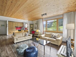 Couch, Möbel, Tabelle, Wohnzimmer, Holz, Bilderrahmen, Interior Design, Flooring, Fussboden, Zimmerpflanze