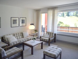 Meubles, Propriété, Canapé, Cadre, Table, Bâtiment, Confort, Bois, Éclairage, Design Intérieur