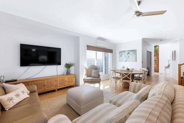 Modern & spacious living area.