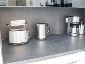 Countertop, Küche, Küchengerät, Haushaltsgerät, Major Appliance, Herd, Servierware, Gas