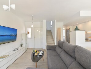 Couch, Möbel, Gebäude, Holz, Fussboden, Tabelle, Komfort, Flooring, Wohnzimmer, Haus