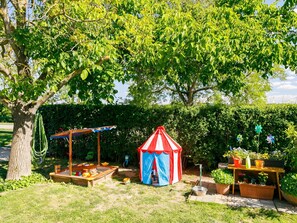 Plant, Nature, Leaf, Tree, Shade, Tent, Land Lot, Biome, Woody Plant, Leisure