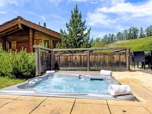 Water, Cloud, Sky, Plant, Property, Tree, Swimming Pool, Building, Wood, Leisure