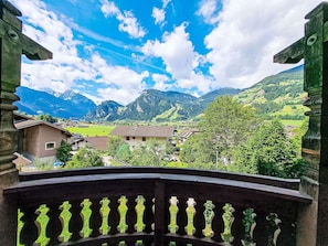 Wolke, Himmel, Eigentum, Berg, Natur, Hochland, Pflanze, Natürliche Landschaft, Vegetation, Die Architektur