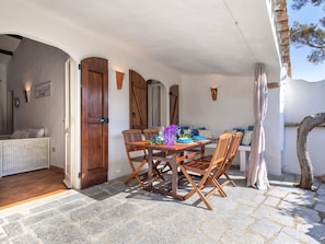 Tabelle, Möbel, Gebäude, Holz, Haus, Interior Design, Stuhl, Flooring, Wohnzimmer, Fussboden