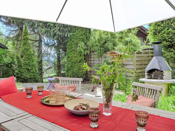 Tabelle, Eigentum, Möbel, Geschirr, Essen, Pflanze, Dekoration, Interior Design, Tischdecke, Gartenmöbel