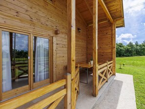 Eigentum, Gebäude, Holz, Fenster, Baum, Holzbeize, Hütte, Abstellgleis, Pflanze, Strahl