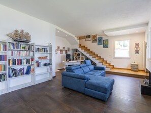 Bookcase, Couch, Furniture, Shelf, Picture Frame, Comfort, Wood, Living Room, Table, Shelving