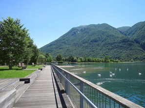 Water, Water Resources, Body Of Water, Mountainous Landforms, Waterway, Bank, Watercourse, Hill, Highland, Lake