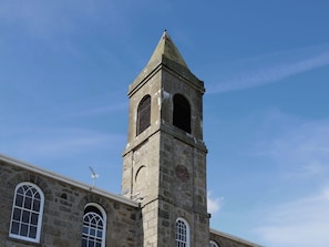 Ciel, Nuage, Fenêtre, Clocher, Façade, Bâtiment, Ville, Flèche, Chapelle