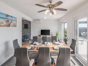 Möbel, Eigentum, Tabelle, Stuhl, Deckenventilator, Bilderrahmen, Beleuchtung, Wohnzimmer, Holz, Interior Design