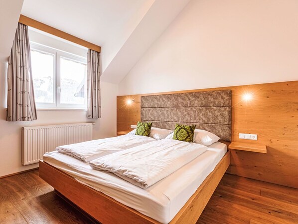 Möbel, Eigentum, Gebäude, Komfort, Fenster, Holz, Beleuchtung, Interior Design, Bettrahmen, Bett