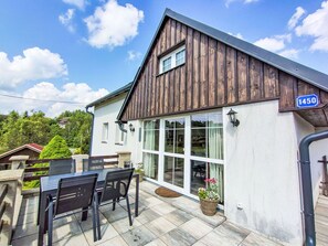 Möbel, Flooring, Interior Design, Holz, Küche & Esszimmer Tisch, Fussboden, Stuhl, Tabelle, Esszimmer, Decke