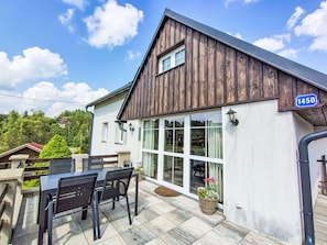 Möbel, Flooring, Interior Design, Holz, Küche & Esszimmer Tisch, Fussboden, Stuhl, Tabelle, Esszimmer, Decke