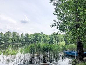 L'Eau, Nuage, Ciel, Plante, Arbre, Bateau, Paysage Naturel, Lac, Véhicule, Biome