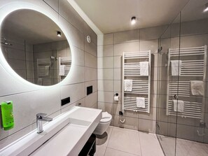 Spiegel, Sinken, Armatur, Zapfhahn, Eigentum, Bad Sink, Badezimmer, Die Architektur, Gebäude
