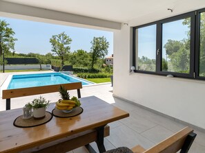 Himmel, Tabelle, Eigentum, Möbel, Gebäude, Pflanze, Stuhl, Fenster, Tisch Im Freien, Geschirr