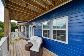 Entry Level 2 Sound Side Covered Porch