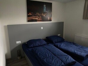 Building, Comfort, Wood, Interior Design, Living Room, Flooring, Floor, Bed Frame, Shade