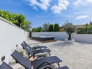 Outdoor Furniture, Flooring, Swimming Pool, Floor, Composite Material, Tile, Shade, Concrete, Flagstone, Courtyard