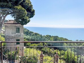 Blue, Sea, Coastal And Oceanic Landforms, Coast, Ocean, Balcony, Tropics, Fence, Handrail, Bay