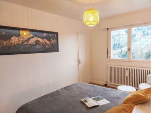 Meubles, Design Intérieur, Lit, Chambre, Mur, Pièce, Drap De Lit, Literie, Sol, Plafond