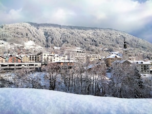Nuage, Ciel, Montagne, Neige, Bâtiment, Paysage Naturel, Pente, Montagnes, Arbre, Plante