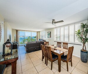 16-web-or-mls-Dining & Living Room-2