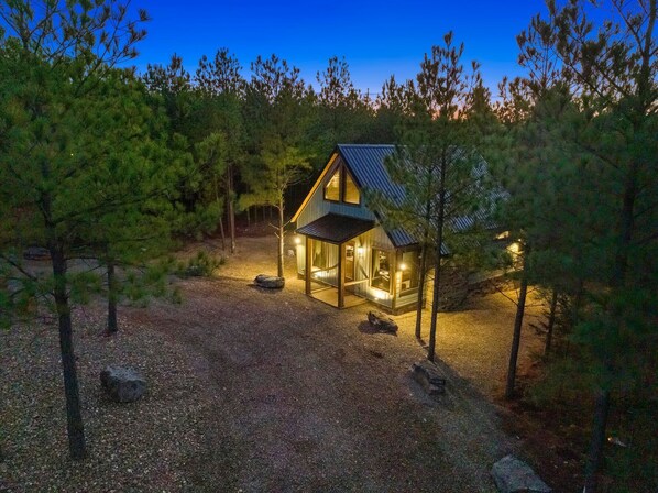 Welcome to The Vow! Your peaceful retreat in the Broken Bow woods.