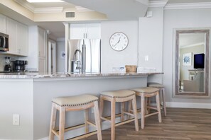 Silver Shells Maarten 308 - Breakfast Bar