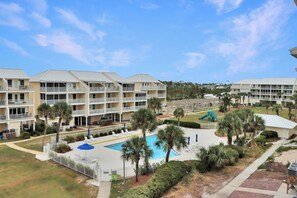 Top Floor Deck - Pool View