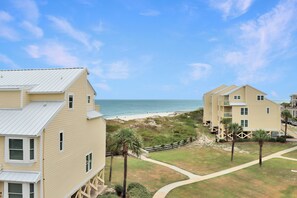 Top Floor Deck - Beach View