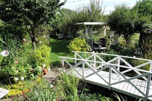 Garden [summer]