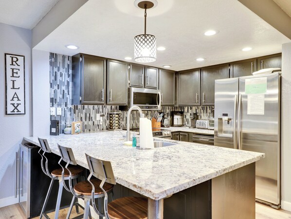 Kitchen/Bar
