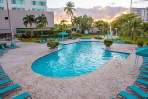 Beautiful and large swimming pool, family fun!
