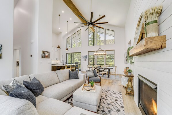 Pine Vacation Rental | 3BR | 2BA | Stairs to Enter | 1,864 Sq Ft