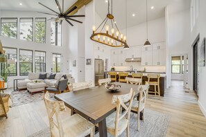 Dining Area | Dining Table | Dishware/Flatware