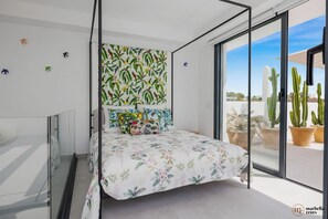 Nice bedroom with 360 views.
