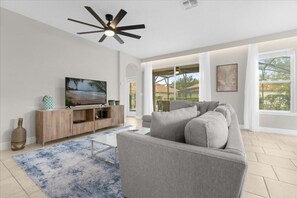 4176 Oak Tree Drive (4).jpg