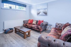 Bryn View – 5 Bedroom Holiday Home – Oxwich (5909)