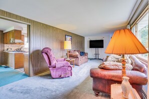 Living Room | Single-Story Home | Smart TV | Central A/C & Heating