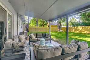 Exterior | Single-Story Home | 5 Mi to Beaches