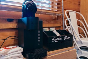 Kaffee und/oder Kaffeemaschine