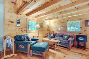 Sitting Area | Wood-Burning Stove | Main Floor